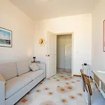 Guesthost - Margari Bright With Parking