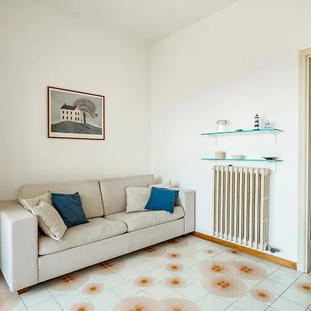 Guesthost - Margari Bright With Parking Apartment Otranto