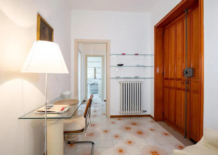Guesthost - Margari Bright With Parking Appartement