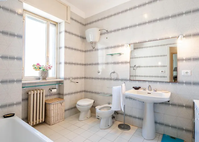 Guesthost - Margari Bright With Parking Appartement *